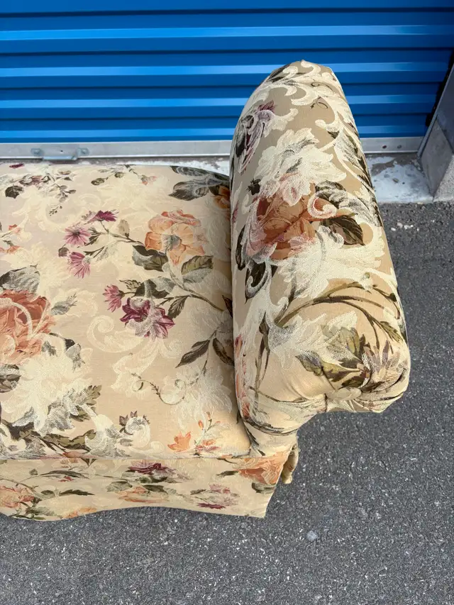 Settee / Bench for end of Bed. - Photo 7