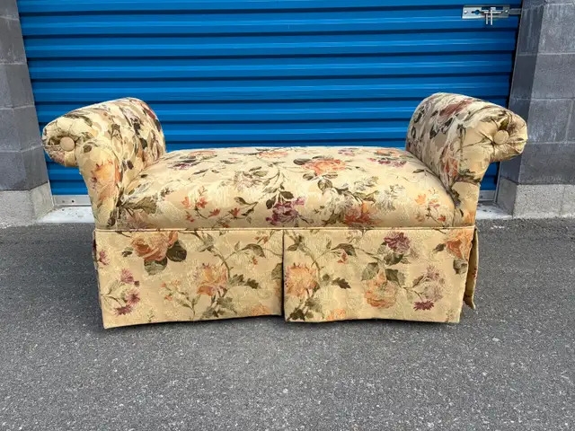Settee / Bench for end of Bed. - Photo 10