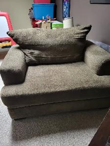 FREE — Oversized Chair