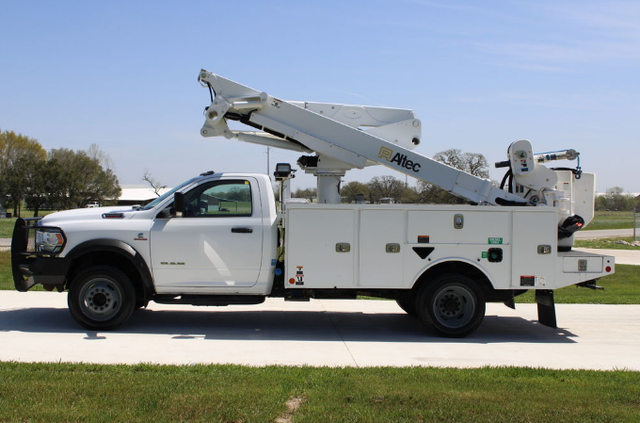 2019 Ram 5500 Altec AT41M Bucket Truck - Photo 2