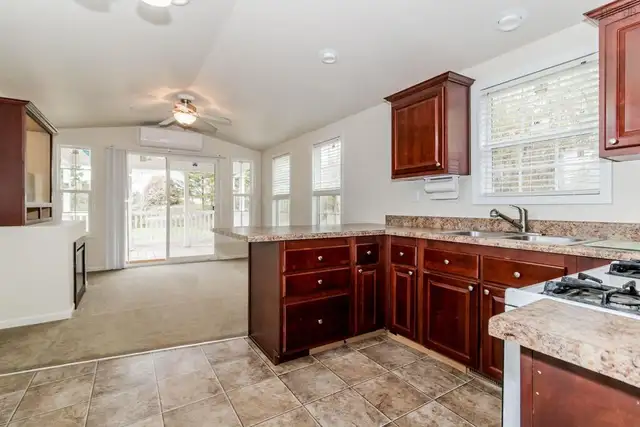 2 bedroom mobile home for rent, located in Spa Springs - Photo 3