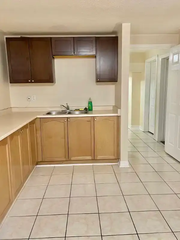Brampton Basement for Rent (Bovaird & Ashby field) - Photo 3