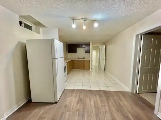 Brampton Basement for Rent (Bovaird & Ashby field) - Photo 4