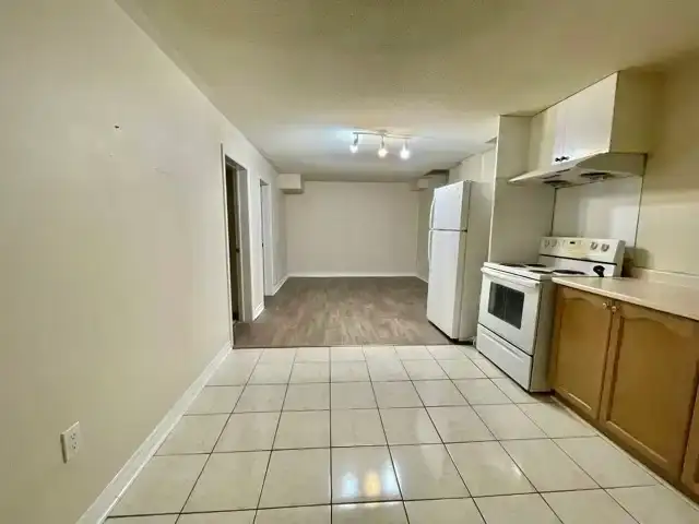 Brampton Basement for Rent (Bovaird & Ashby field) - Photo 5
