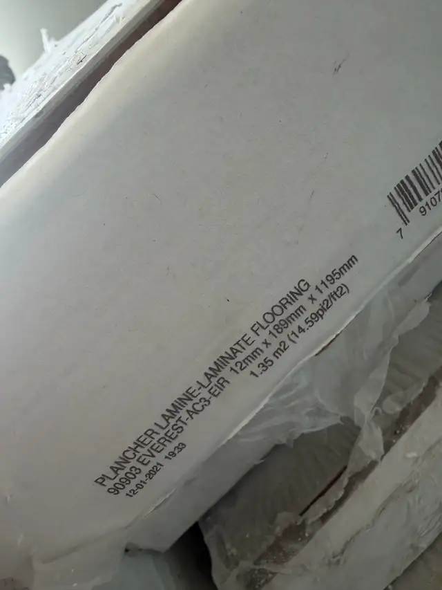 Laminate Flooring - 10 Boxes Unused - Photo 3