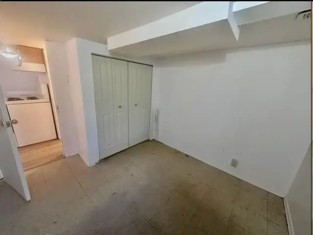 Small 2 Bedroom basement unit for rent - Photo 7
