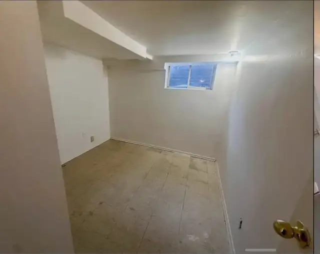 Small 2 Bedroom basement unit for rent - Photo 8