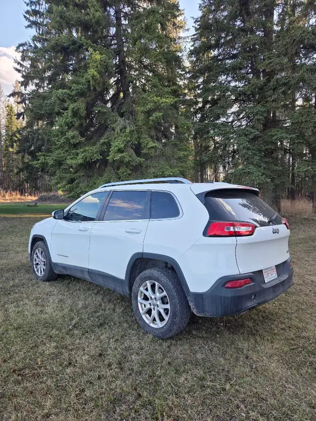2014 jeep Cherokee North edition - Photo 4