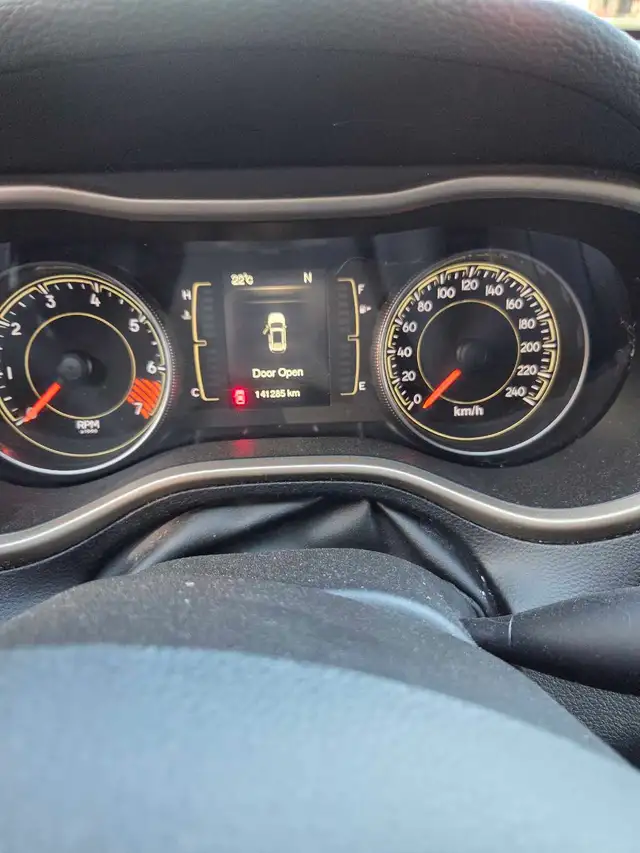 2014 jeep Cherokee North edition - Photo 6
