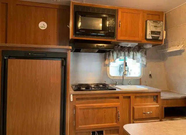 2005 Roadrunner Trailer caravan – Ready for Adventure! ️✨ - Photo 5