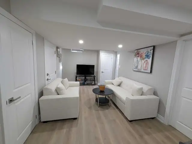 Private Furnished Room for rent near Square one, Heartland - Photo 9