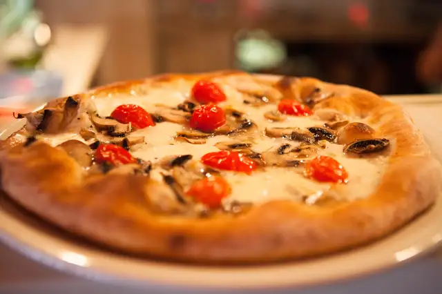 Pizzaiolo pour Pizzeria/Resto Italien à Laval-temps plein - Photo 8