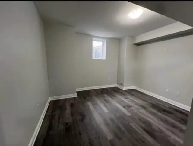 1000 sq. ft New 2 bedroom 9 ft ceiling basement apartment - Photo 3