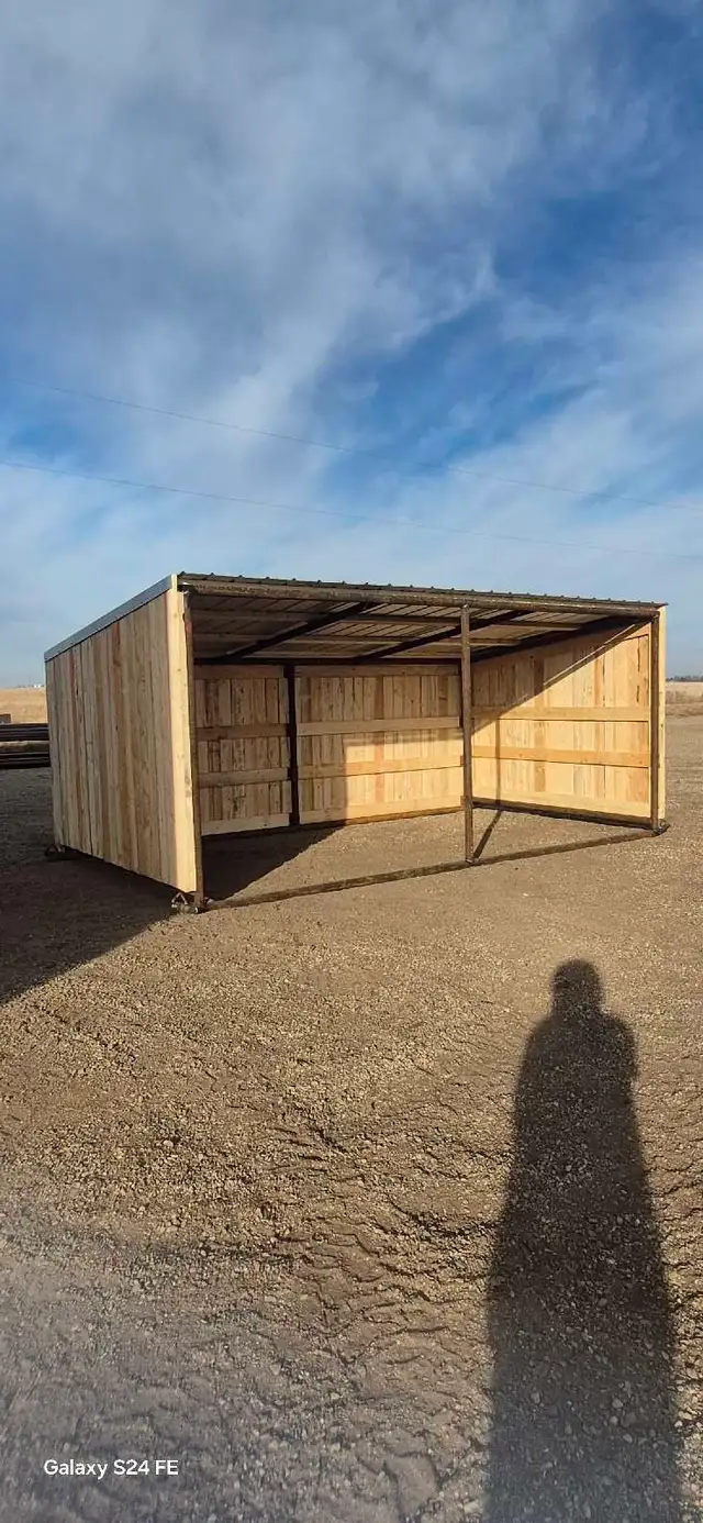 Horse shelter - Photo 5