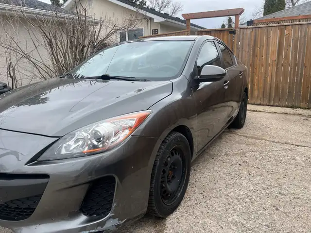 Mazda 3 sedan - Photo 2
