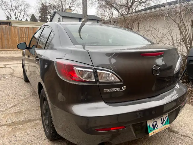 Mazda 3 sedan - Photo 6