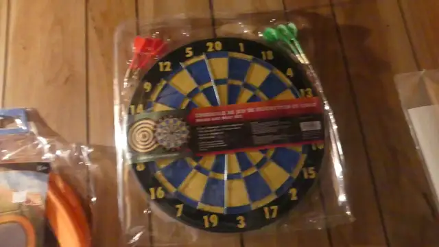 Ensemble de jeu de fléchettes et cible à vendre - Photo 2