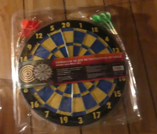 Ensemble de jeu de fléchettes et cible à vendre - Photo 3