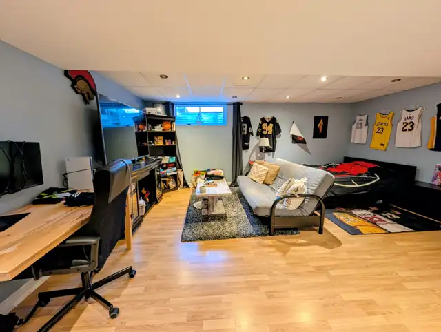 Spacious 3-Bedroom Townhouse with Garage for Rent in Gatineau - Photo 9