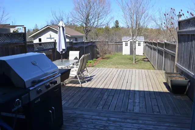 Spacious 3-Bedroom Townhouse with Garage for Rent in Gatineau - Photo 10