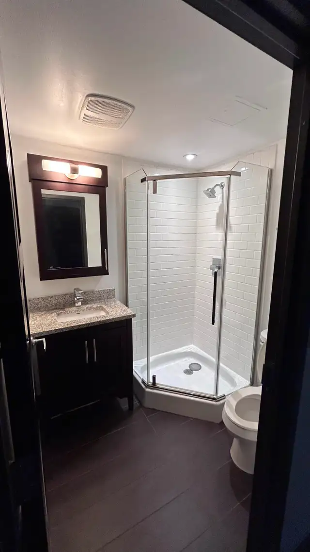 Modern 1 Bedroom Sublet Near Western-Richmond & Windermere - Photo 18