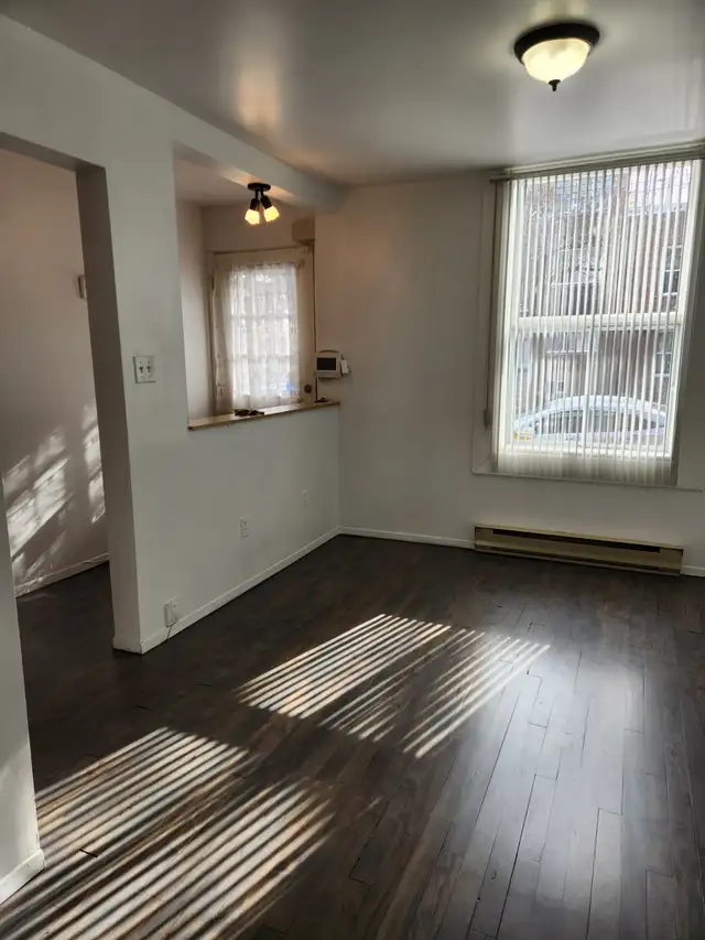 Large 3 1/2  near metro Frontenac,rue Wurtele,Montreal,$1385