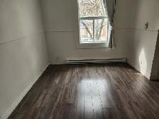 Large 3 1/2  near metro Frontenac,rue Wurtele,Montreal,$1385 - Photo 7