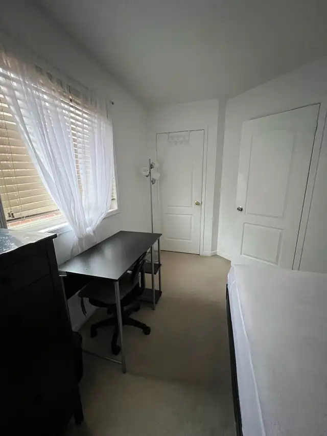 Mississauga-Room for Rent-Preferably Male - Photo 4