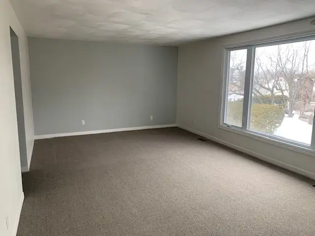 Spacious 3-Bedroom Apartment - Photo 3