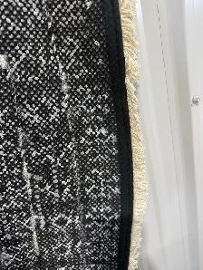 8’ round Surya area rug - Photo 4