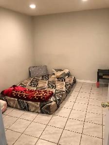 2 Bed/1 Bath with 2 Parking Basement Apartment In Mississauga - Photo 6