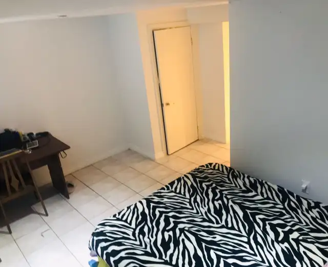 Two Bedroom Basement apartment for rent in Scarborough - Photo 6