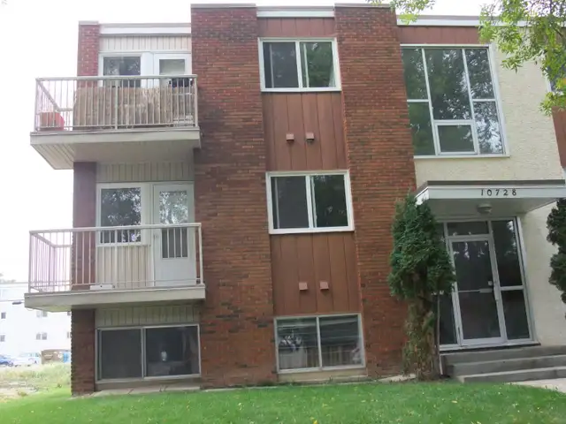 Walk to University of Alberta, Hospital, Whyte Av, Safeway, O St