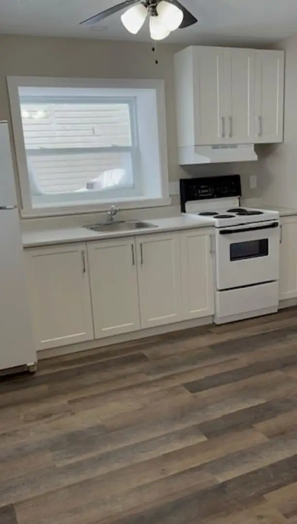 Beautiful 1 Bed.  1 Bath.  1 full kitchen suite Available - Photo 7
