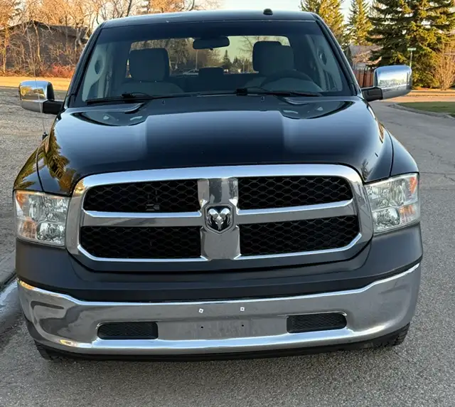 2018 RAM 1500 CREW CAB 4X4 - - SLT - PKG – 6.3 FT BOX VERY RARE - Photo 6