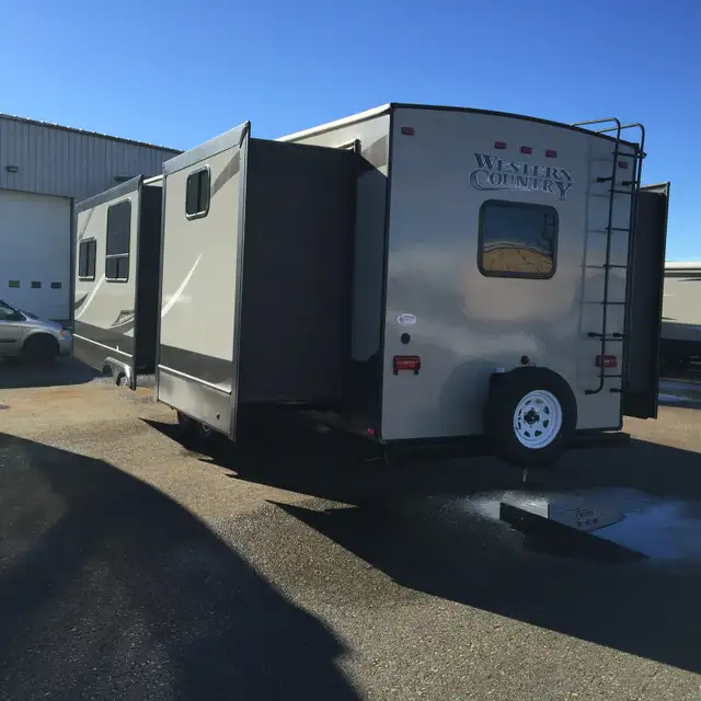 Travel trailer - Photo 4