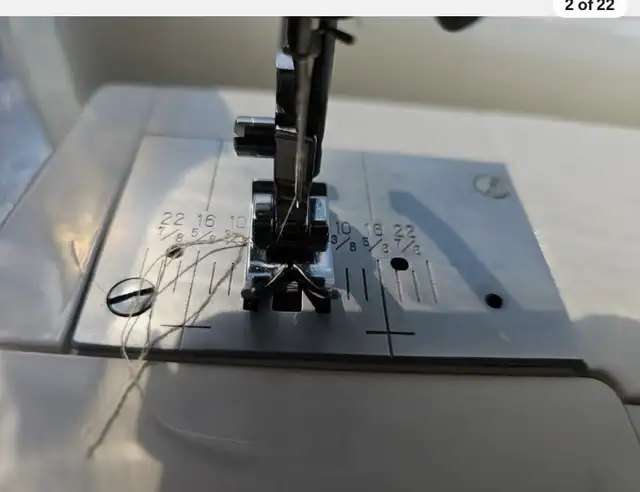 Singer Featherweight 132 Sewing Machine - Photo 2