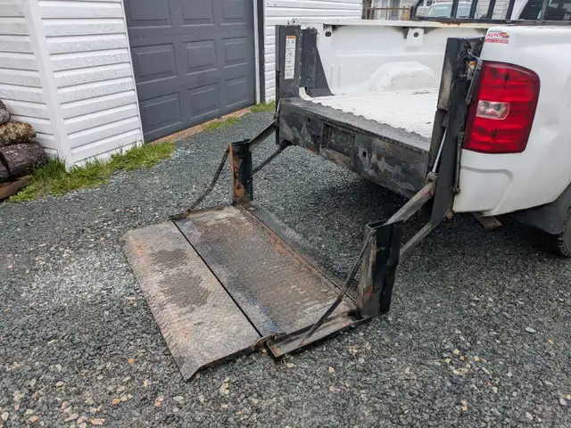 Chevrolet Silverado 1500 - Photo 3