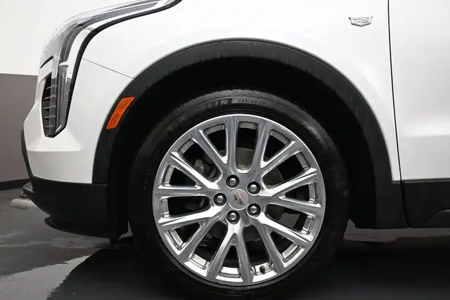 2019 Cadillac XT4 Luxury Leather I Heated Seats I Apple CarPlay - Photo 4
