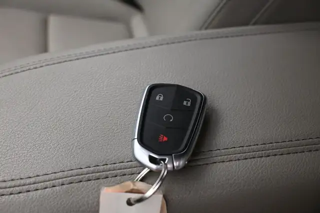 2019 Cadillac XT4 Luxury Leather I Heated Seats I Apple CarPlay - Photo 5