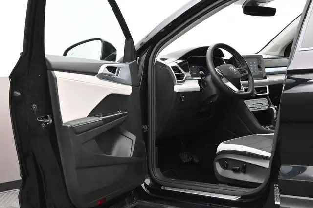 2025 Volkswagen Taos COMFORTLINE HEATED SEATS | APPLE CARPLAY | - Photo 21