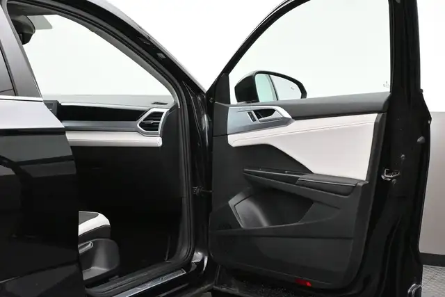 2025 Volkswagen Taos COMFORTLINE HEATED SEATS | APPLE CARPLAY | - Photo 31