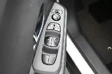 2025 Nissan Kicks SV HEATED SEATS, HEATED STEERING, LOW MILEAGE! - Photo 6