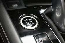 2025 Nissan Kicks SV HEATED SEATS, HEATED STEERING, LOW MILEAGE! - Photo 8