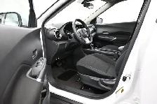 2025 Nissan Kicks SV HEATED SEATS, HEATED STEERING, LOW MILEAGE! - Photo 16