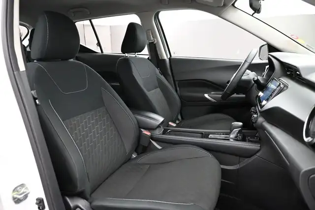 2025 Nissan Kicks SV HEATED SEATS, HEATED STEERING, LOW MILEAGE! - Photo 26