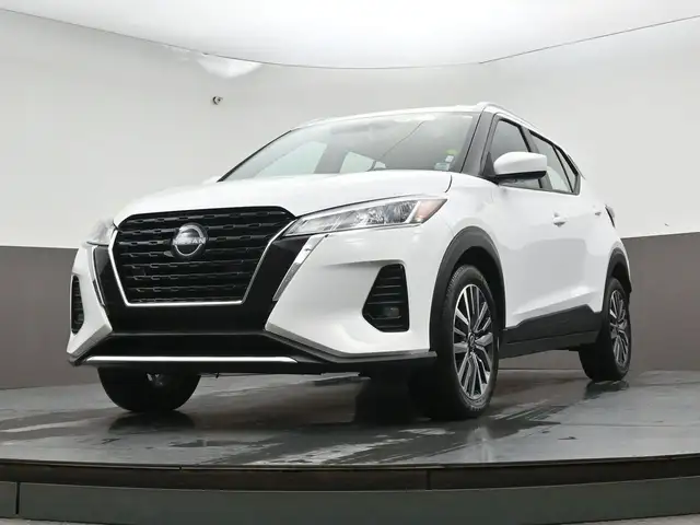 2025 Nissan Kicks SV HEATED SEATS, HEATED STEERING, LOW MILEAGE! - Photo 36