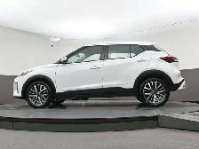 2025 Nissan Kicks SV HEATED SEATS, HEATED STEERING, LOW MILEAGE! - Photo 38