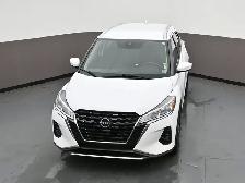 2025 Nissan Kicks SV HEATED SEATS, HEATED STEERING, LOW MILEAGE! - Photo 42
