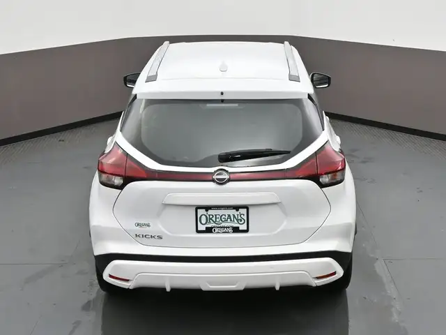 2025 Nissan Kicks SV HEATED SEATS, HEATED STEERING, LOW MILEAGE! - Photo 46
